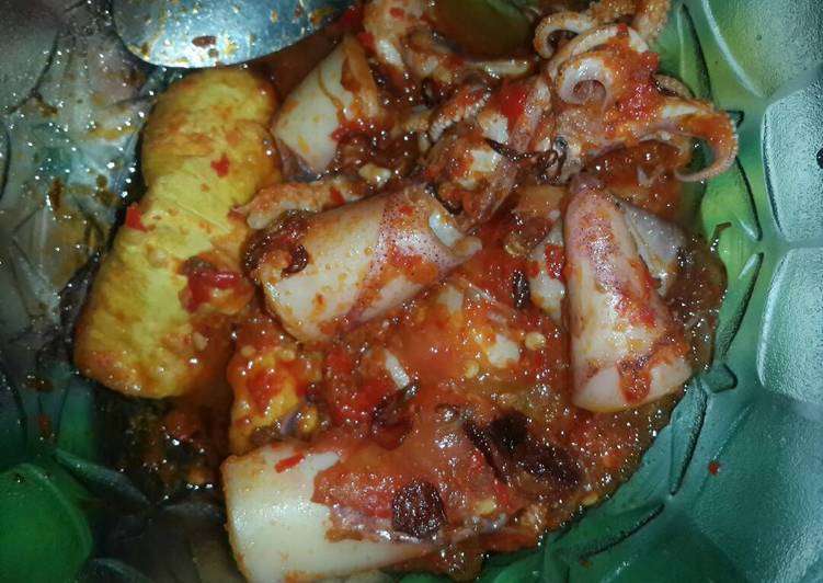 bahan dan cara membuat Balado cumi asin