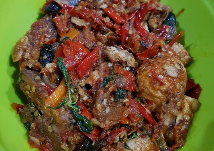 Tongkol tahu telur pedas kemangi