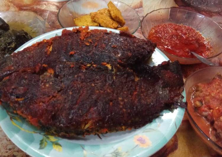 resep lengkap untuk Ikan Mas Bakar Santan