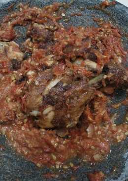 Ayam Penyet sambal terasi