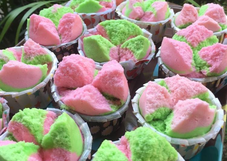 resep lengkap untuk Bolu kukus pelangi