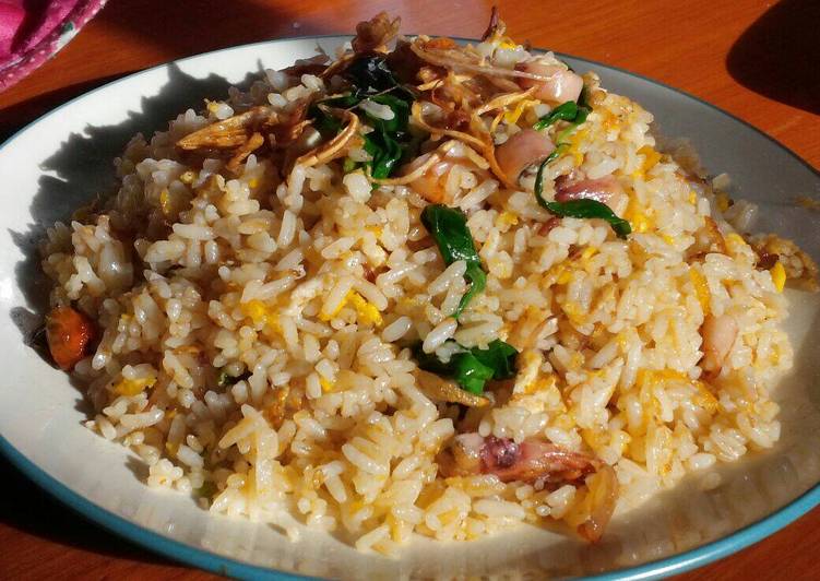  Resep Nasi Goreng Cumi Asin  oleh Neni BundanyaNizar Cookpad