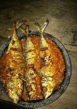 Sambal tomat ikan gembung goreng