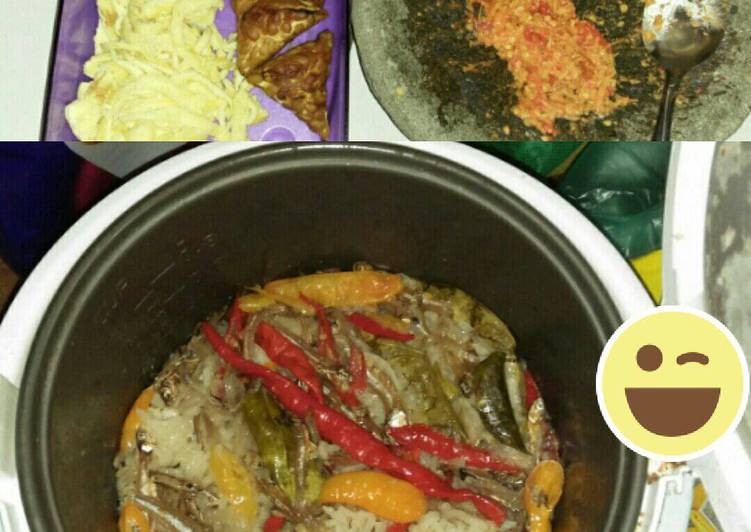 resep lengkap untuk Nasi Liwet Magic com Telur, tempe goreng dan sambel kemiri