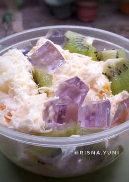 Salad buah saus yoghurt