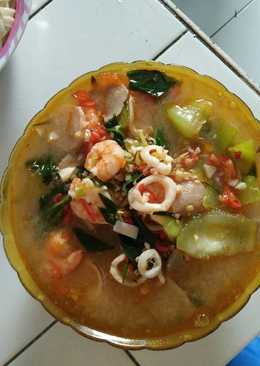Tom yam seafood sayur