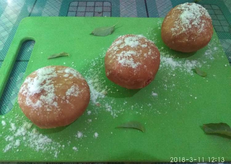 resep Donat isi selai strawberry tabur gula