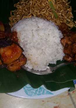 Nasi uduk komplit