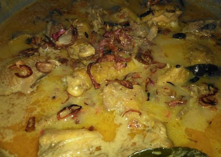 Resep Opor Ayam kampung Spesial oleh Jami' Nf - Cookpad