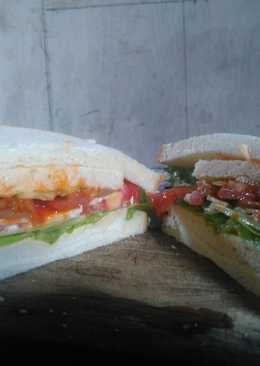 Sandwich Roti Tawar Isi Sosis. #BikinRamadanBerkesan