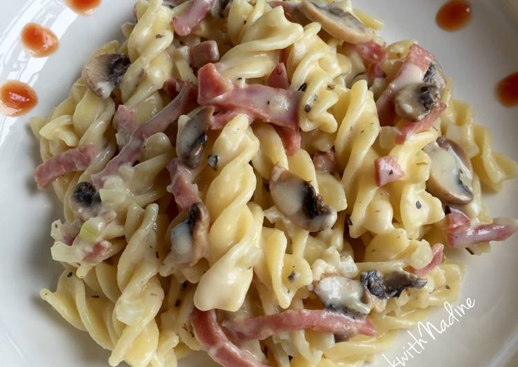 resep lengkap untuk Fusilli creamy mushroom sauce