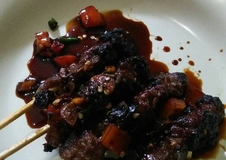 bahan dan cara membuat Sate daging sapi