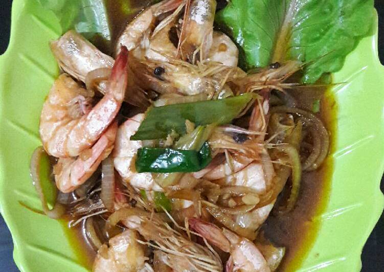 cara membuat Udang goreng saos mentega & kecap