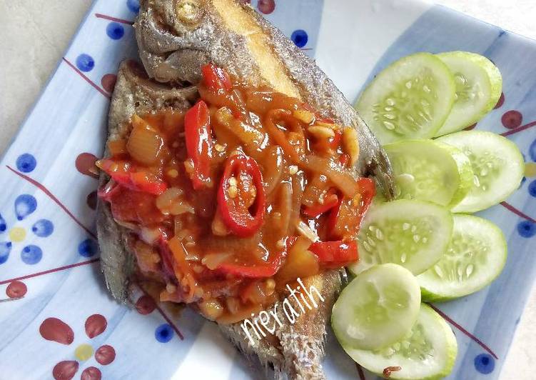 gambar untuk resep makanan Ikan goreng Asam Manis