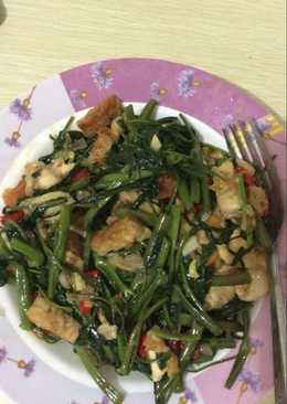 Tumis kangkung ayam goreng