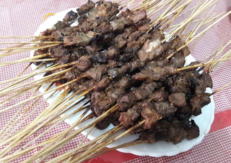 bahan dan cara membuat Sate daging domba????