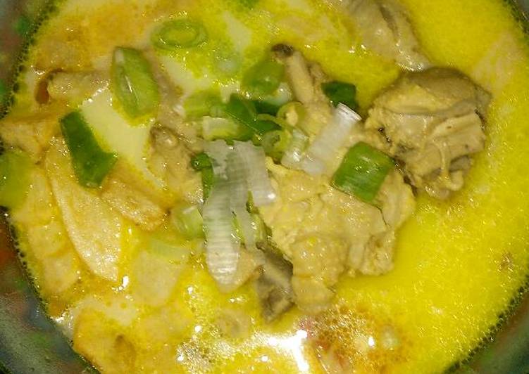 bahan dan cara membuat Soto ayam santan susu