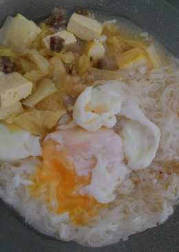 Bihun Kuah Spesial Telur Setengah Matang