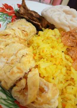 Nasi Goreng Kuning