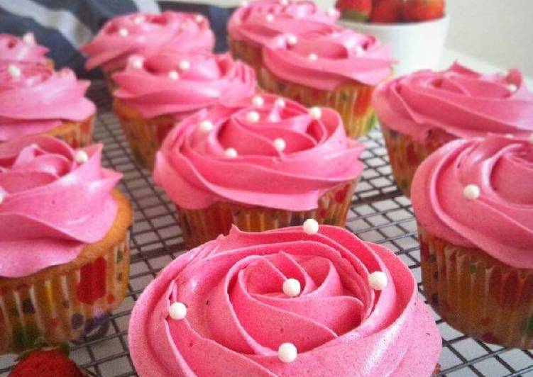 resep lengkap untuk Vanilla Cupcakes Lembut