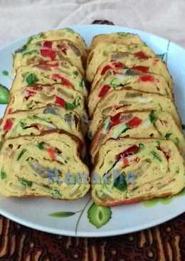 Gyeran Mari (Korean Egg Roll / Korean Rolled Omelette)