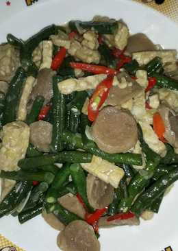 Tumis kacang panjang with tempe dan baso
