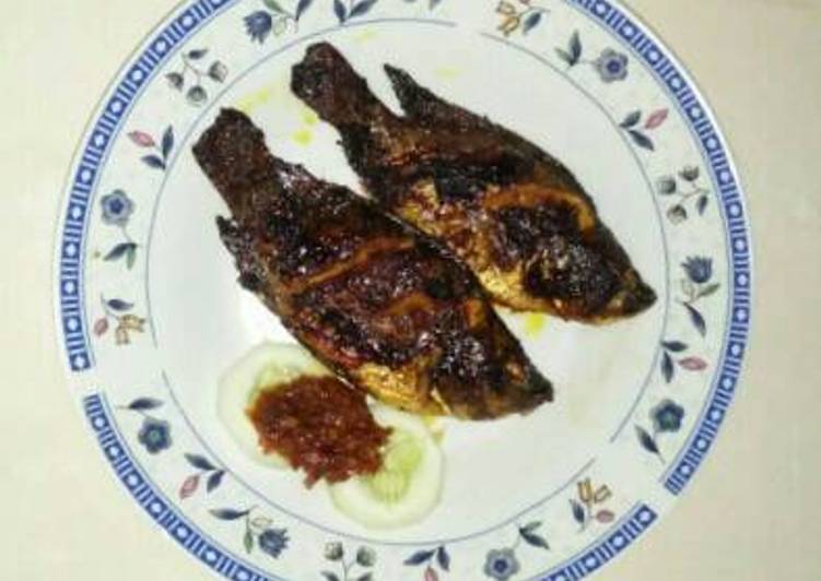 gambar untuk cara membuat Ikan Bakar Sambal Terasi