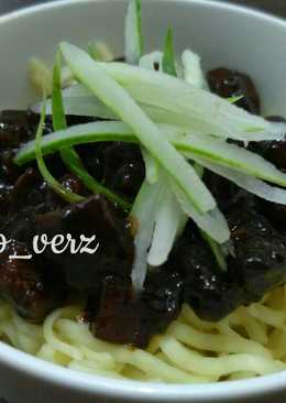 Noodles with Black Bean Sauce / Jjajangmyeon