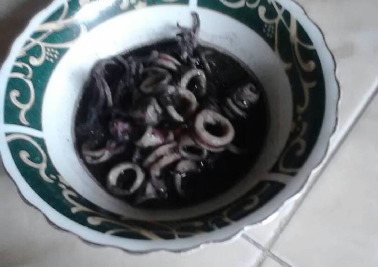 resep makanan Cumi bumbu hitam