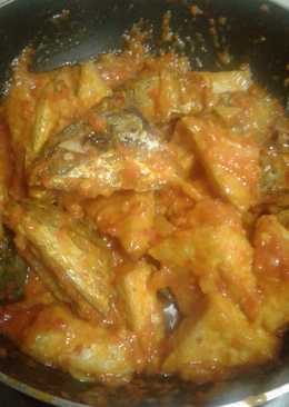 Ikan dan tahu masak sambal merah
