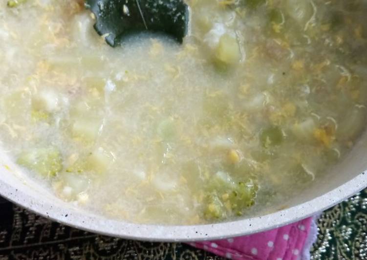 gambar untuk resep Creamy soup daging cincang brokoli keju