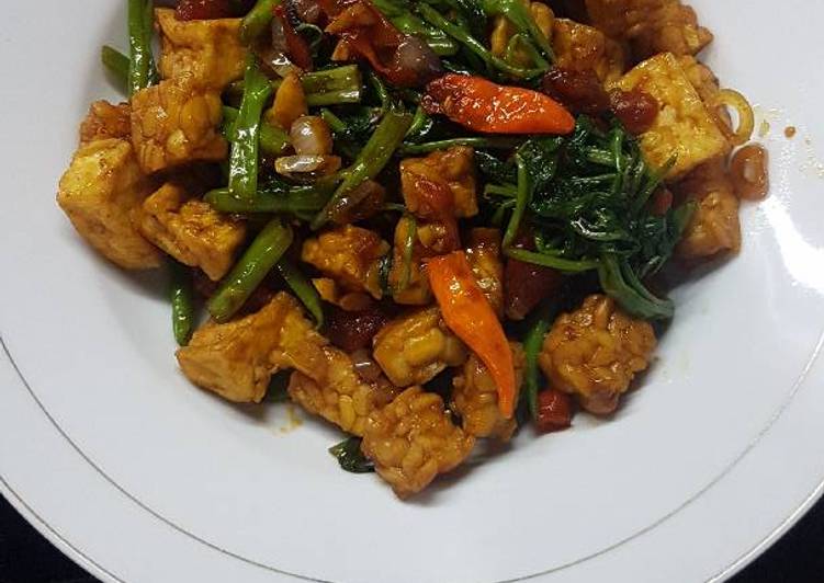 gambar untuk cara membuat Tumis Kangkung Tahu Tempe