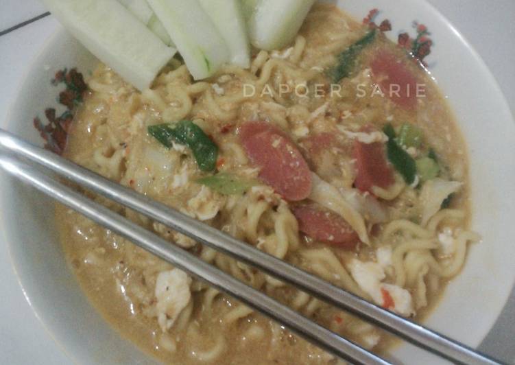 Mie Rebus Kuah Kental