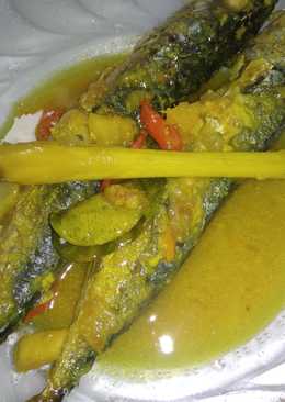 Ikan kembung bumbu kuning