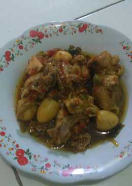 Rica rica ayam telur puyuh kuah pedas manis