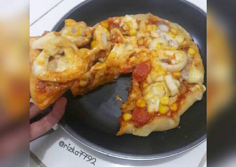 gambar untuk resep Sausage Sweetcorn Pan Pizza Homemade