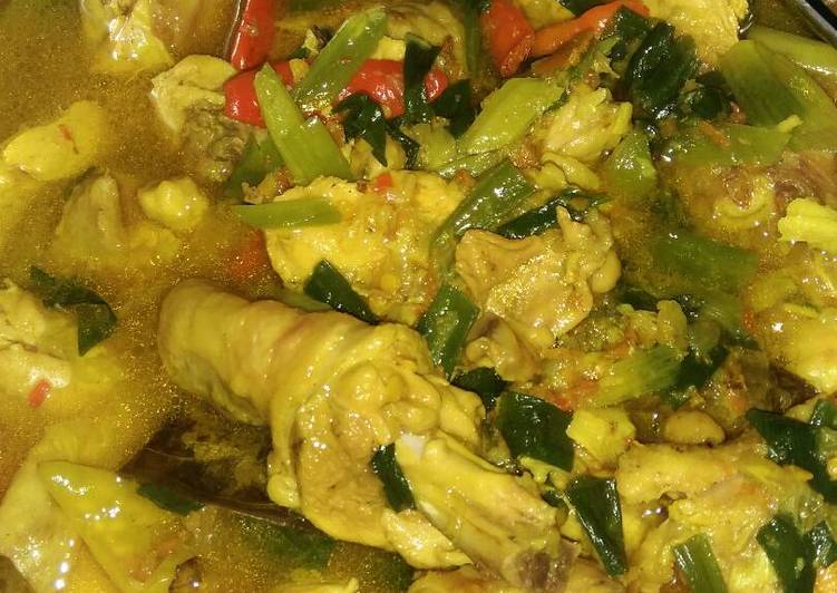 resep masakan Ayam kuah bumbu kuning alakadar nya