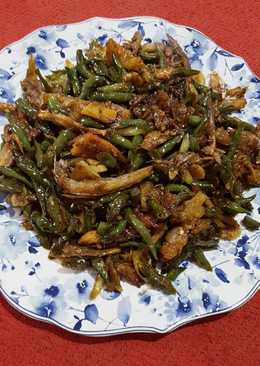 Tumis ikan asin cabe ijo