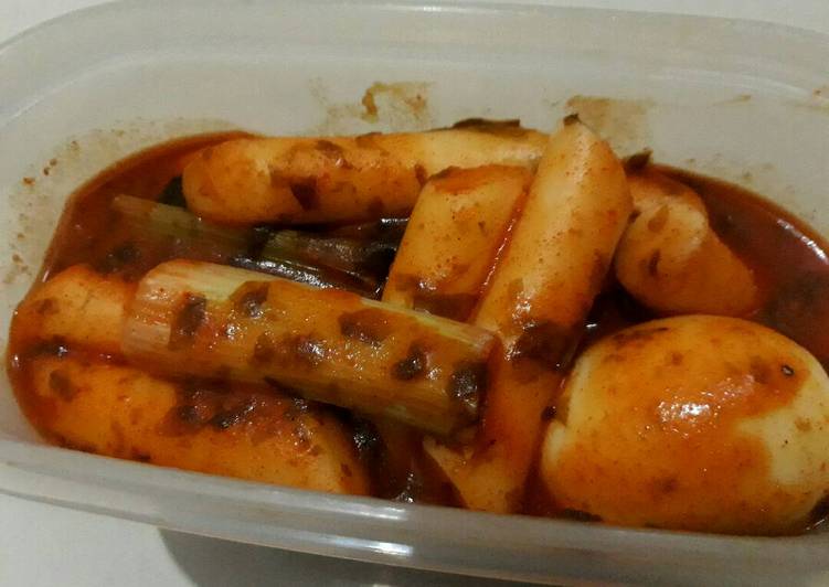 gambar untuk cara membuat Tteokbokki saus gochujang (Korean recipe)