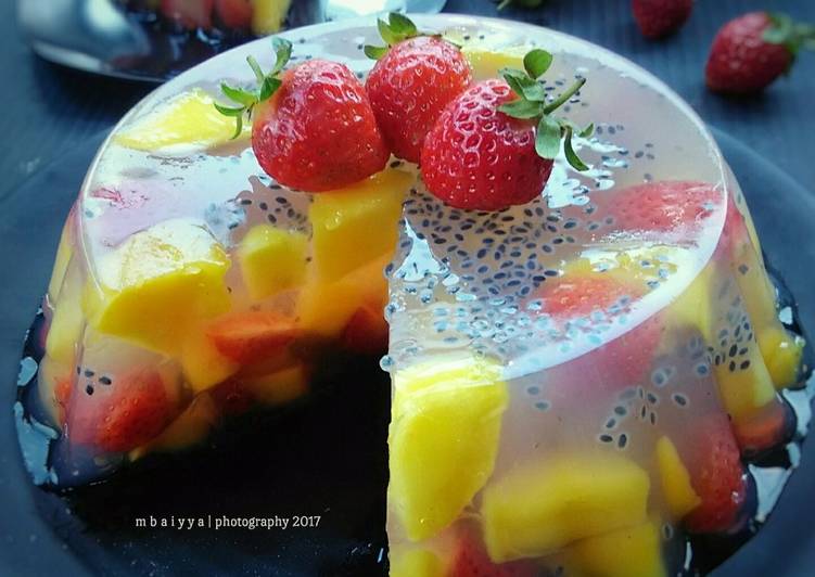 resep makanan Pudding Mangga Strawberry