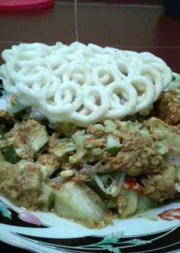 Rujak kacang madura sedap