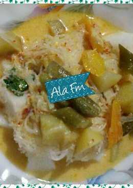 Gulai (buncis, kentang, wortel) untuk temannya lontong