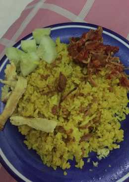 Nasi kuning Rice cooker super gurih.