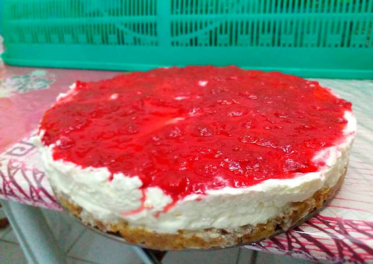 bahan dan cara membuat Strawberry cheese mousse cake