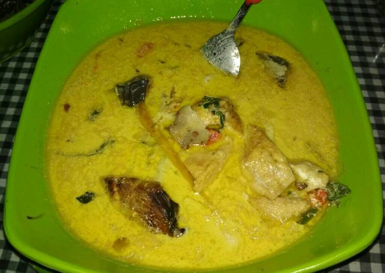 gambar untuk resep Resep Mamah : Mangut ikan cucut asap + tahu istimewah