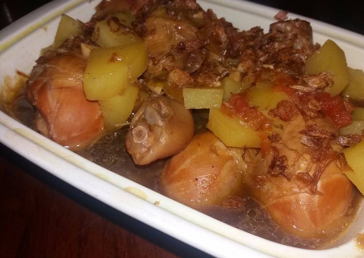 Resep Semur Ayam Kentang oleh Rizta Andika Purry - Cookpad