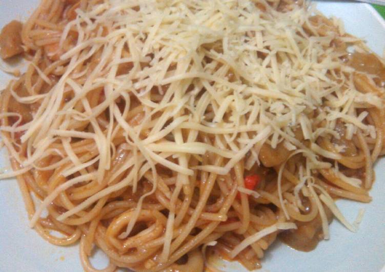 resep lengkap untuk Spaghetti seafood keju parut