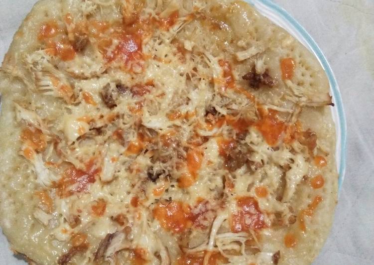 resep lengkap untuk Pitzza mini topping sesui selera (saya pakai saos sambal, ayam kecap dan keju)