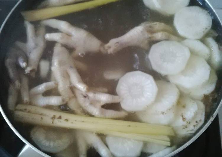 gambar untuk resep makanan Soto Lobak Bening (tambah Ceker)