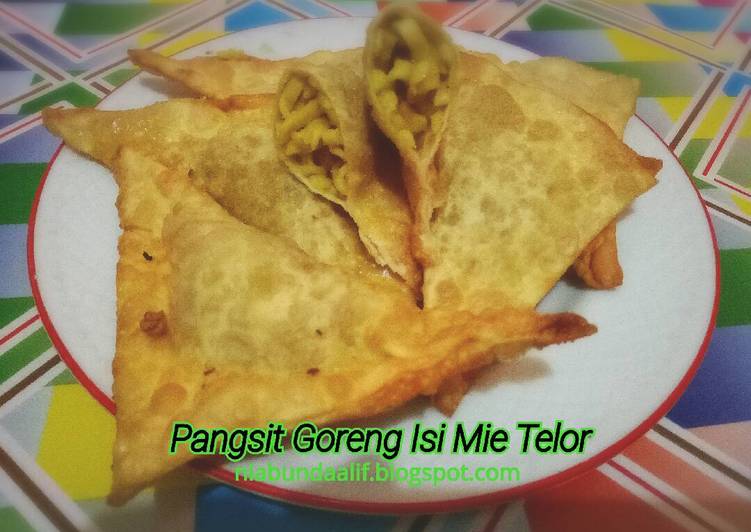 gambar untuk resep Pangsit Goreng Isi Mie Telor (camilan keluarga)